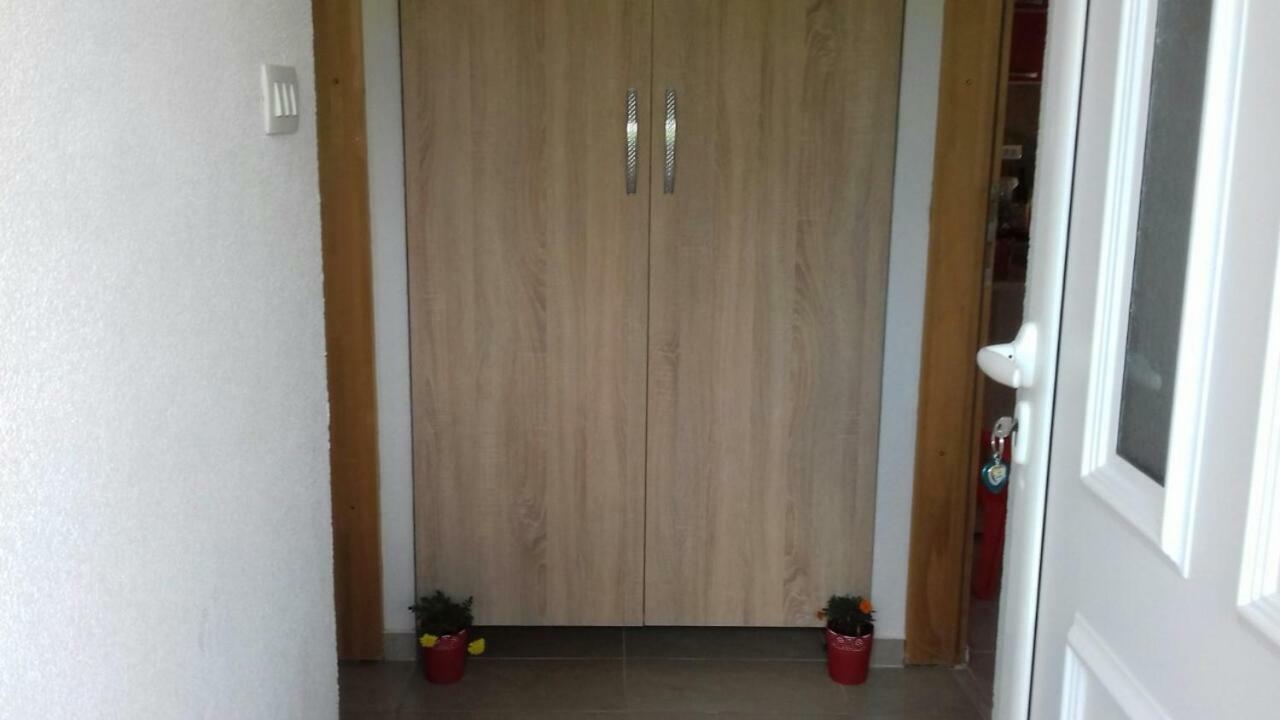 Apartman Strahinja ティヴァト エクステリア 写真